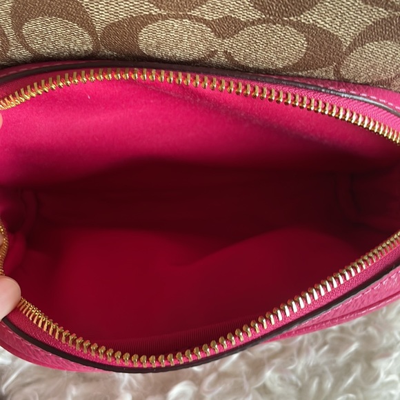 Coach Court Backpack In Signature Canvas - Picture 7 of 8